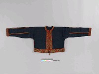 藏品(琉璃珠飾長袖短衣)的圖片